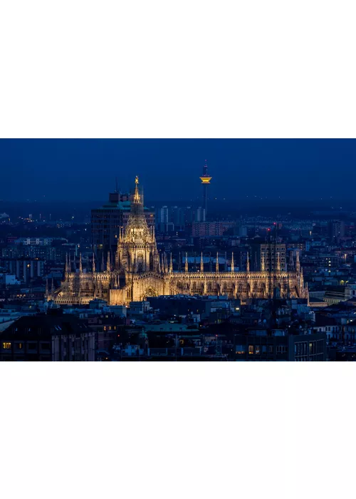 Catedral de Milán de noche