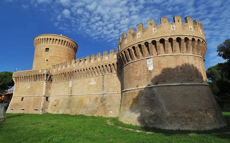 El castillo de Julio II, de fortaleza papal a prisión