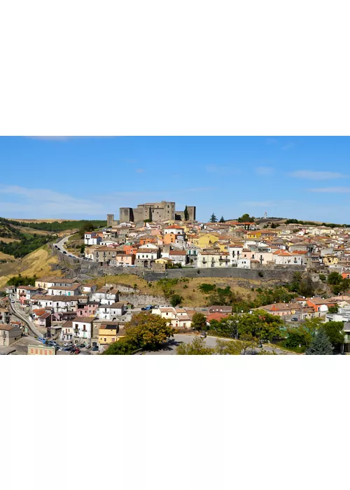 El castillo de Melfi, en Basilicata, una fortaleza y guía de la Edad Media