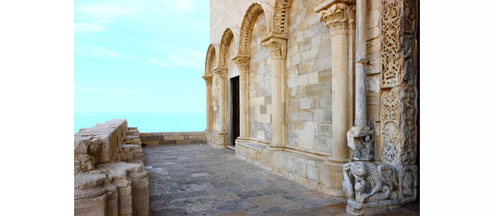 Catedrales románicas junto al mar: la costa al norte de Bari