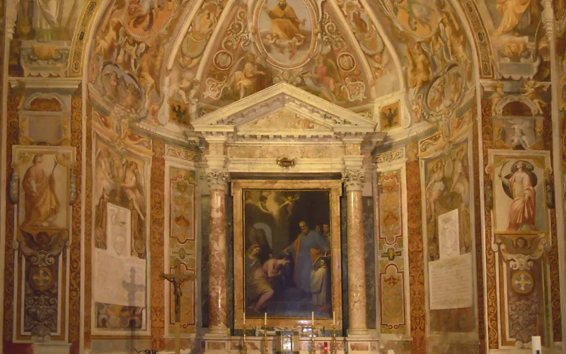 Ir ao Aventino, em direção à igreja de Santa Prisca