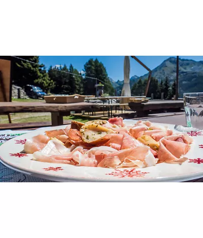 Mountain flavors: the typical products of the Aosta Valley