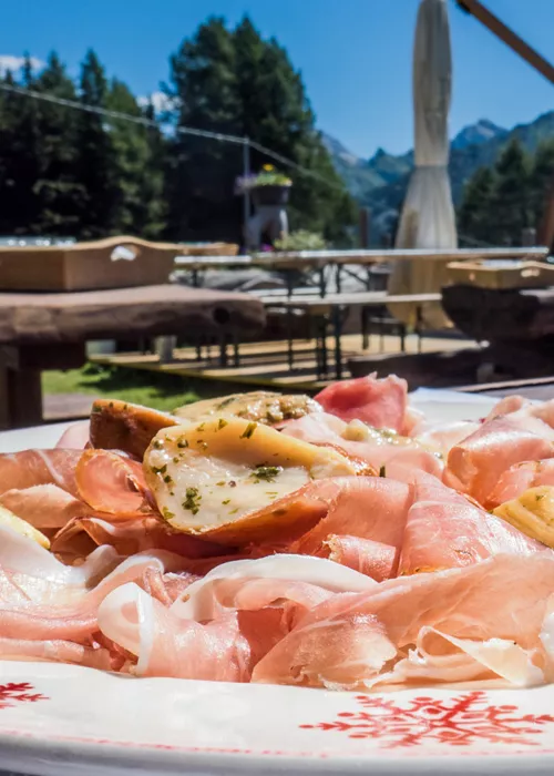 Mountain flavors: the typical products of the Aosta Valley