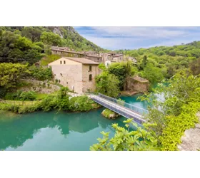 Radweg des Flusses Nera: Radeln durch Wälder und an Wasserfällen