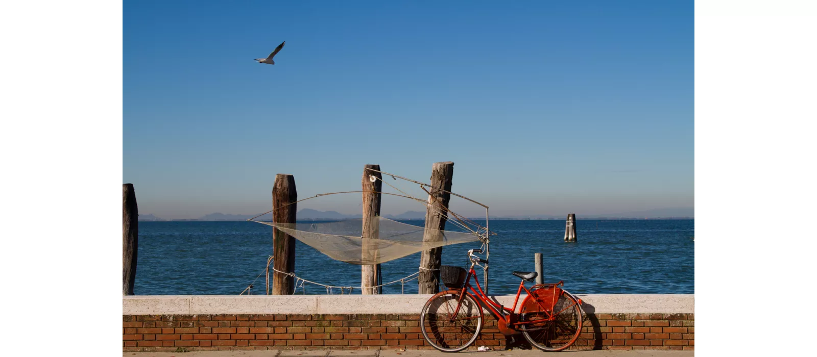 Lungo la Ciclovia delle isole di Venezia