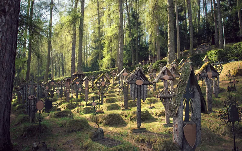 Os Museus Cívico e Provincial e o Cemitério de Guerra: etapas da história