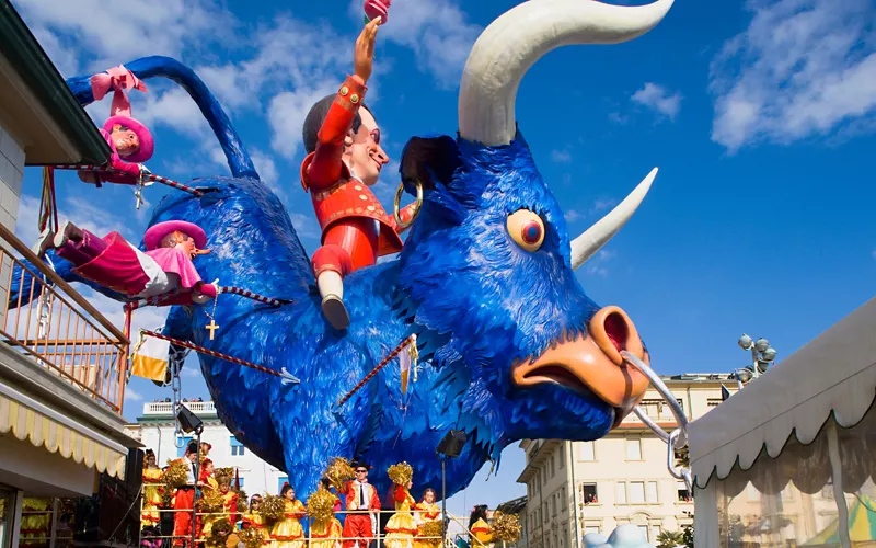 Os desfiles do Carnaval de Viareggio