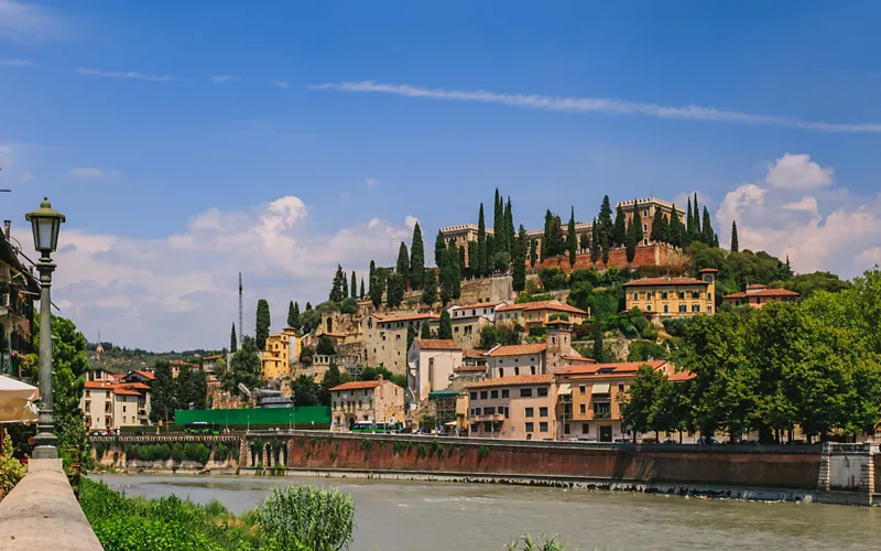 La subida al Castel San Pietro