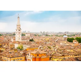 Vista della Torre Ghirlandina di Modena
