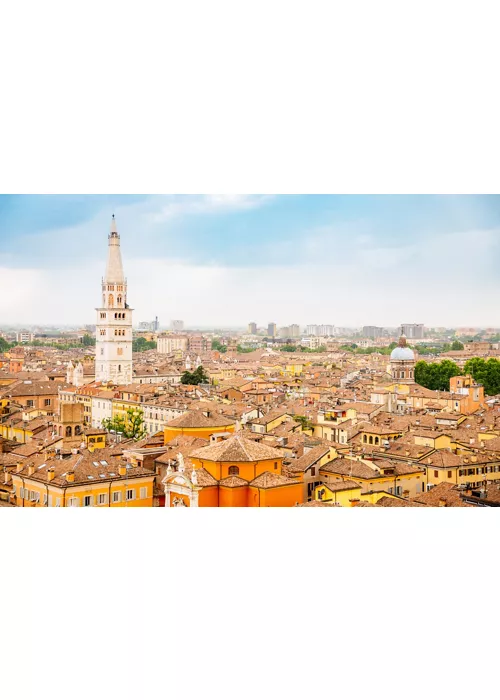 Vista della Torre Ghirlandina di Modena