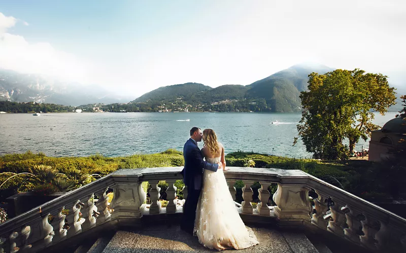 cuori romantici al lago