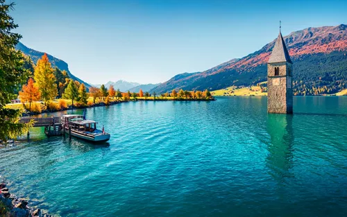 Alto Adige, Curon: il campanile sommerso nel Lago di Resia
