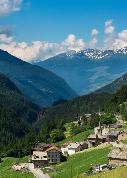 From Aosta to Fenis: the valleys by bike