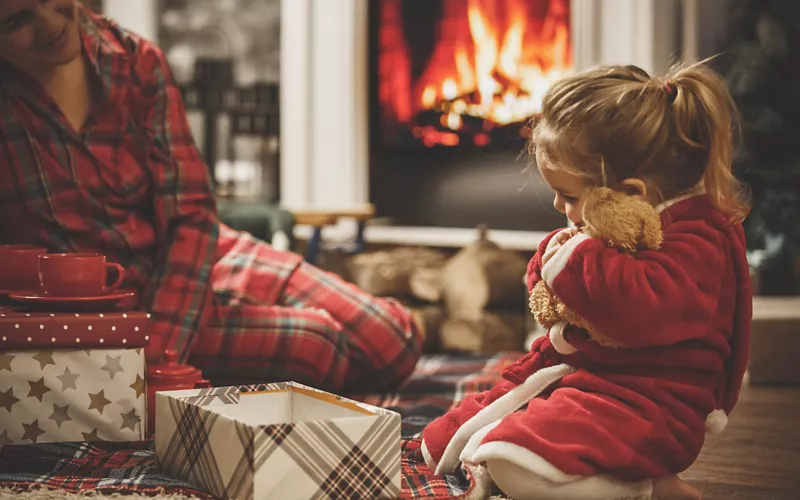 dal nord italia santa lucia babbo natale al femminile