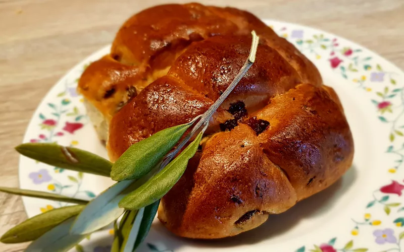 Pan di ramerino, easter cake of Tuscany