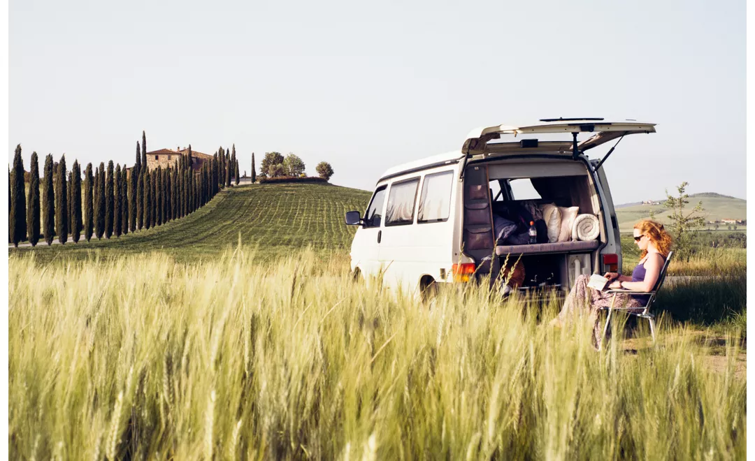 Campista en el campo