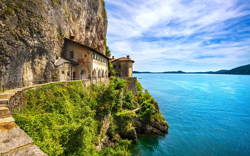 Eremo di Santa Caterina del Sasso: tra benessere e spiritualità sul Lago Maggiore