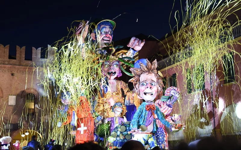 máscaras de carnaval en ferrara