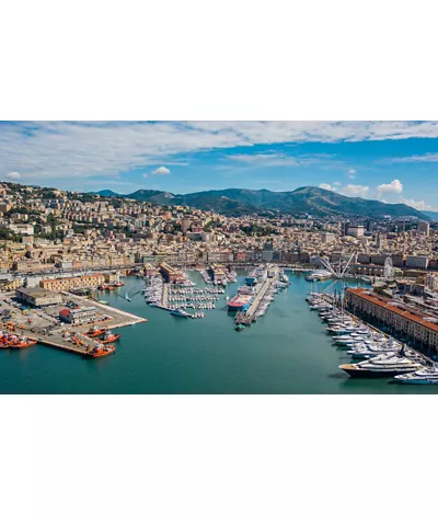 A tour to discover the beating heart of Genoa