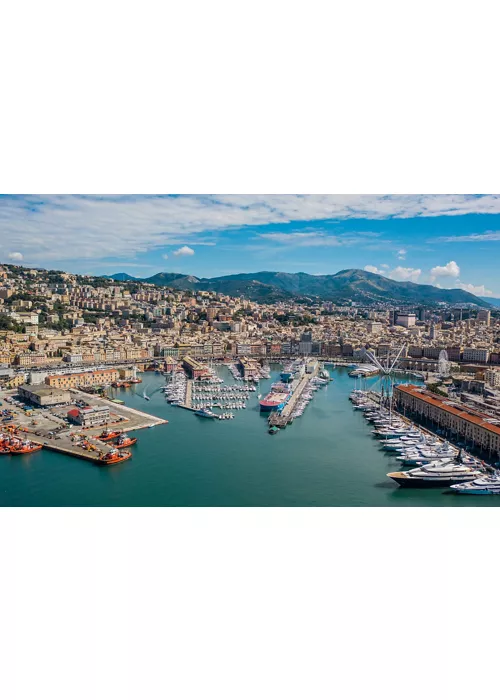 A tour to discover the beating heart of Genoa