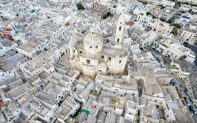 Vista sulla città di Locorotondo in Puglia