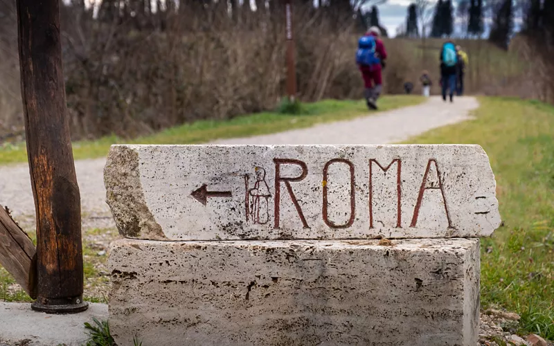Comment Rome apparaît-elle aux pèlerins en 1300 ?