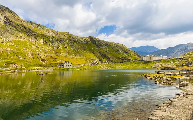 El puerto del Gran San Bernardo y los perros de rescate