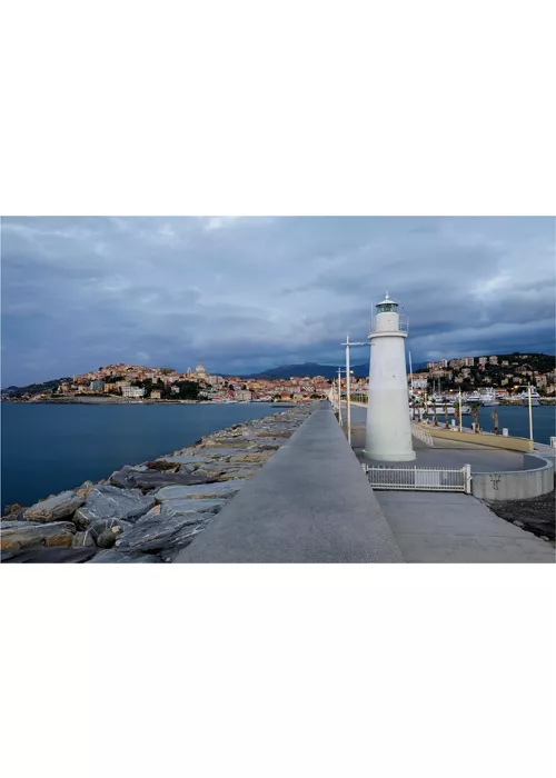 Imperia Oneille et Porto Maurizio. Une ville ou trois ? Beaucoup