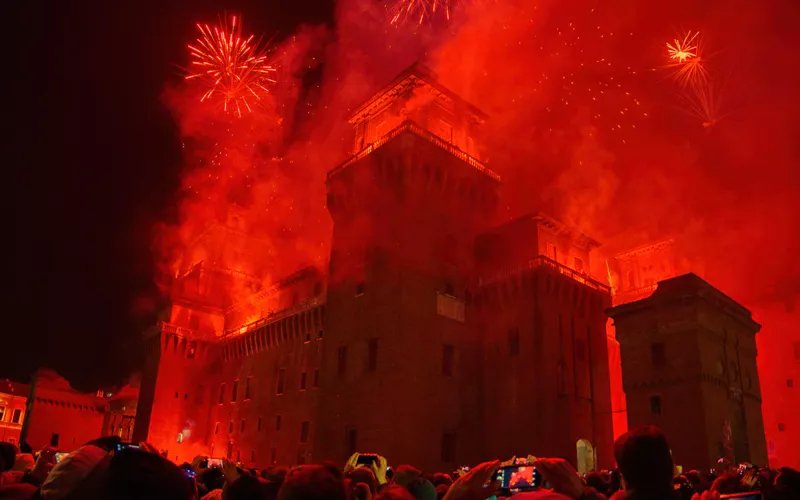 incendio castello estense