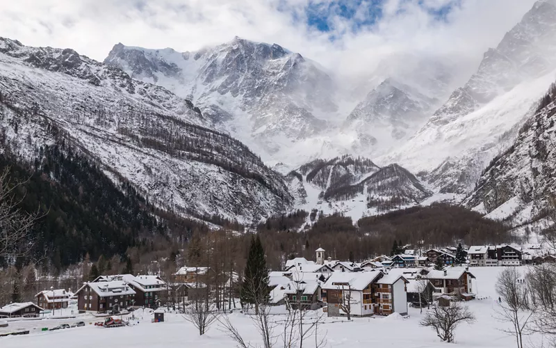 Hasta arriba de nieve con vistas al lago Mayor