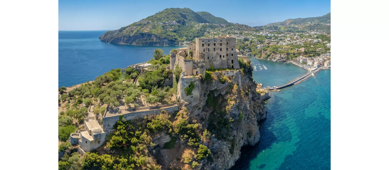 Isquia, la isla del bienestar con jardines termales y fuentes naturales