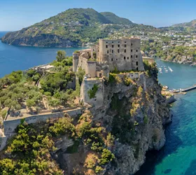 Ischia, the island of wellbeing among thermal gardens and natural springs