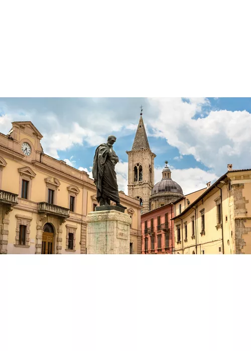 Piazza XX Settembre in Sulmona in Abruzzo
