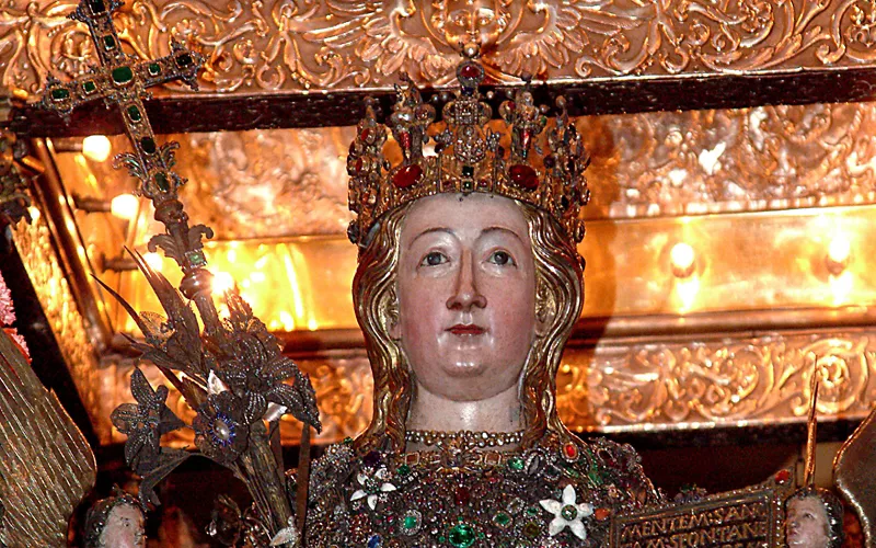 Estatua de Santa Águeda
