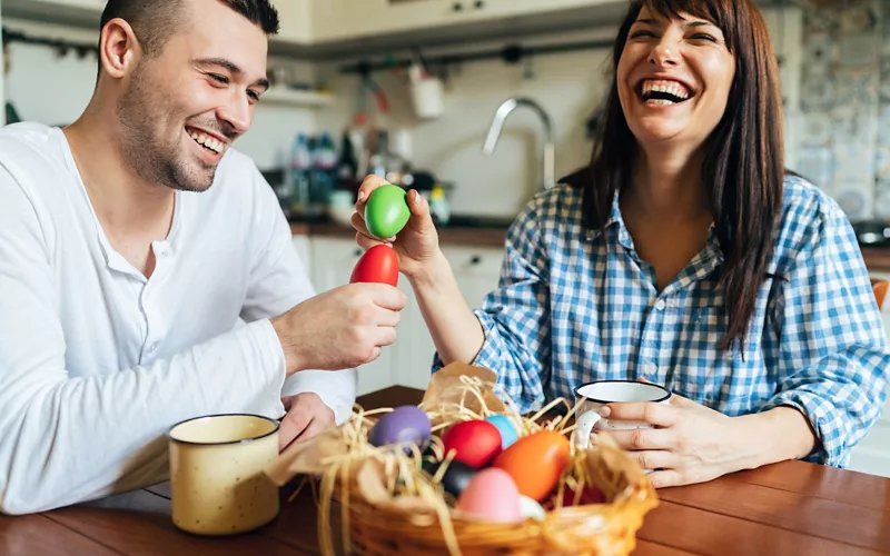 Juego italiano con huevos de Pascua