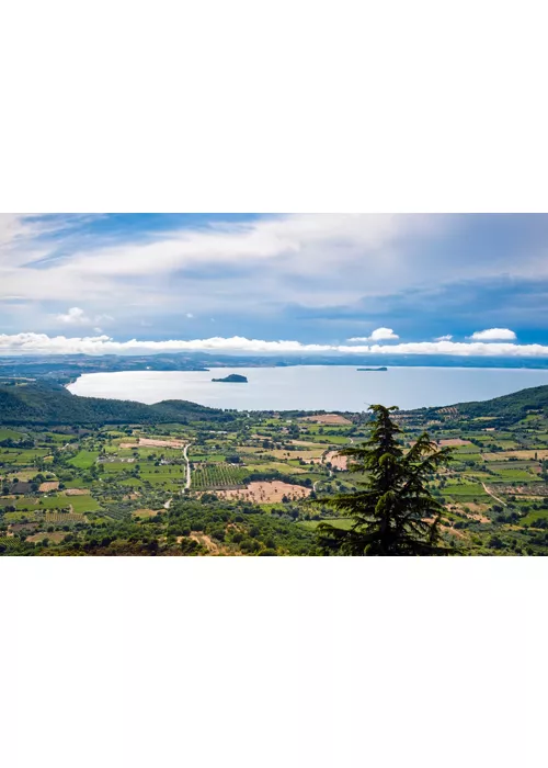 Los lagos redondos de la Tuscia de Viterbo y de los Castelli Romani