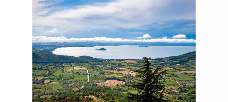 Die runden Seen der Tuscia von Viterbo und die Castelli Romani