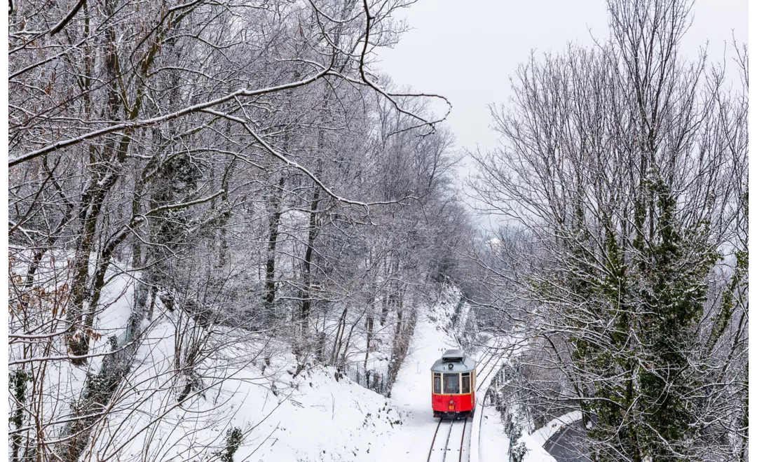 ski resorts to be reached by train