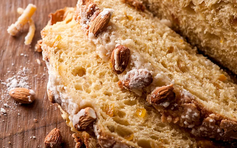 Una fetta di colomba pasquale