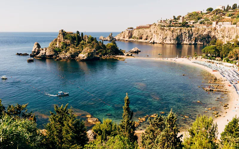 The most beautiful beaches in Giardini Naxos and Taormina 