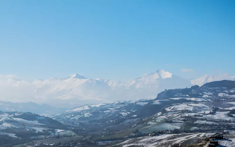 From sheer headlands to 'velvet' beaches: this is the Marche coastline