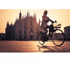 Milano, pedalando sui Navigli con Leonardo da Vinci