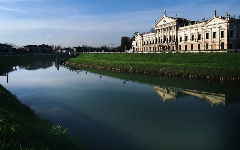 Sailing along the Brenta River