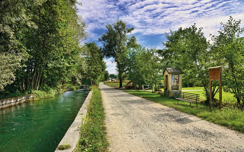 In the canavese that scents of soil