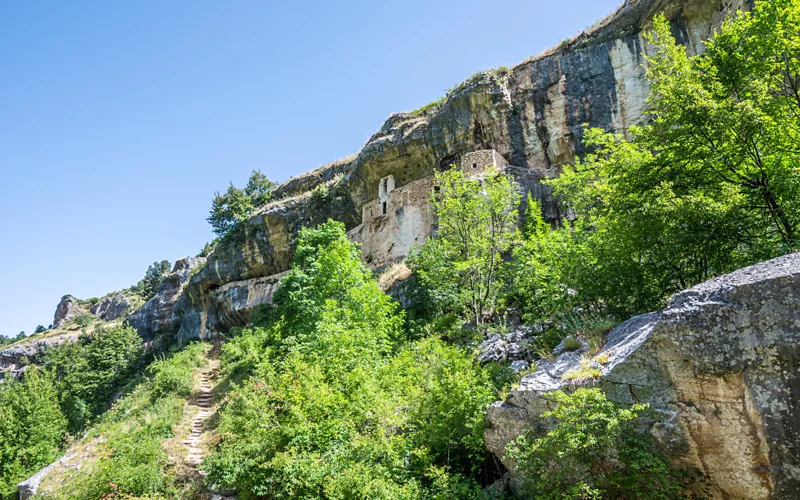 Panoramas impresionantes y manantiales milagrosos