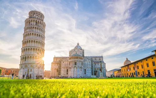 Pisa, el encanto de la antigua República Marítima con la torre inclinada