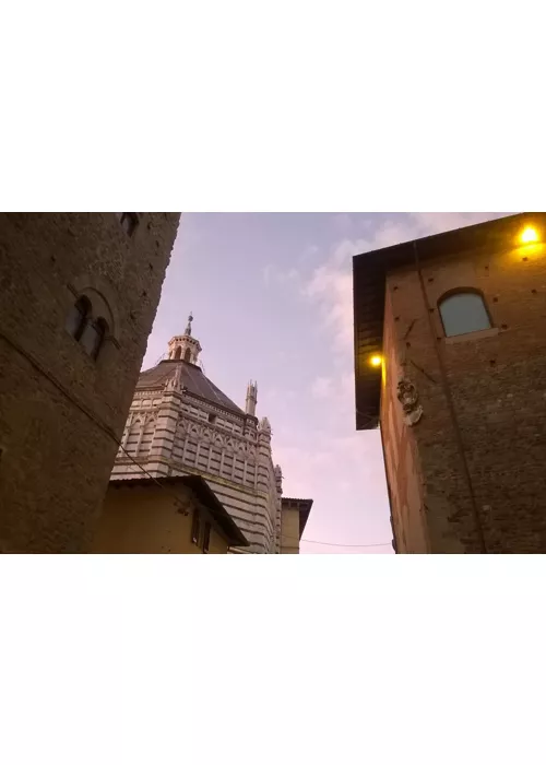 Überraschendes Pistoia: glasierte Terrakotta, unterirdische Gänge, Kunst auf dem Bauernhof