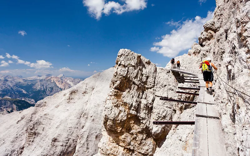 Veneto: Tibetan bridge on the Dibona Via Ferrata