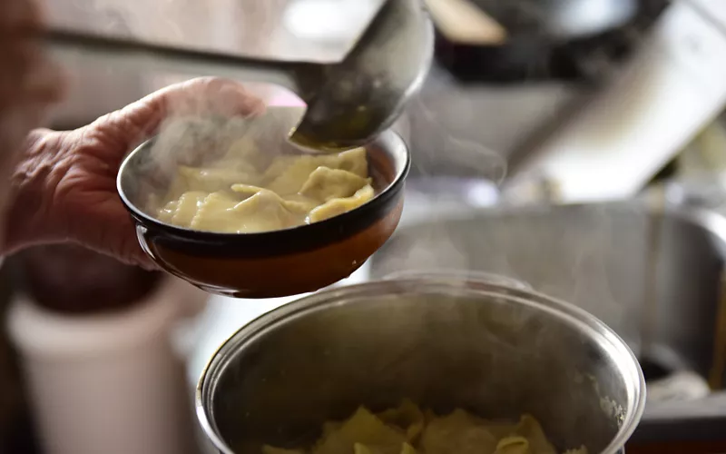 Preparing stuffed pasta