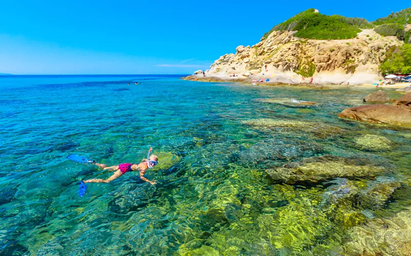 Apulia: guided by the lighthouse in a natural park